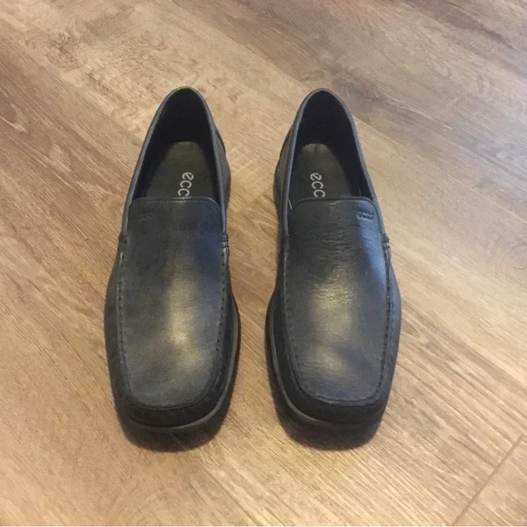 Ecco | Shoes | Ecco Classic Black Leather Slipon Loafers  display picture 3